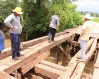 INFRAESTRUTURA INICIA RECUPERA&Ccedil;&Atilde;O DA PONTE NO RIO DO BUGRE.