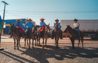 Cavalgada re&uacute;ne participantes e celebra tradi&ccedil;&atilde;o em Mirassol d&rsquo;Oeste