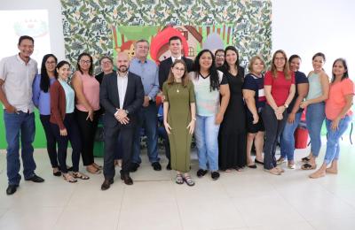 A IMPORT&Acirc;NCIA, ESTRT&Eacute;GIAS E PRINC&Iacute;PIOS DOS PROFISSIONAIS DA EDUCA&Ccedil;&Atilde;O
