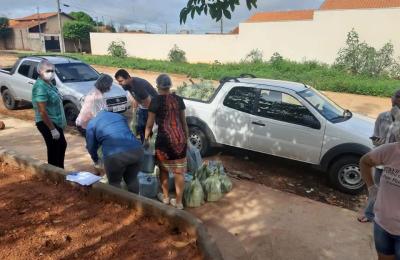 Secretaria de Desenvolvimento Social do munic&iacute;pio de Mirassol D'Oeste, Entrega Kits de limpeza e higiene pessoal para 320 fam&iacute;lias cadastradas no CRAS.