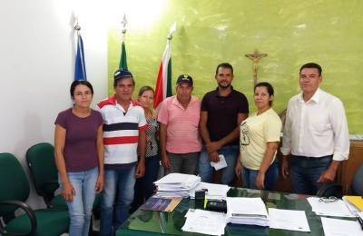 Prefeito recebe diretoria de assentamentos para reuni&atilde;o