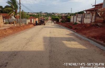 Constru&ccedil;&atilde;o de sarjeta e meio fio rua Pedro Mazali, Bandeirantes I