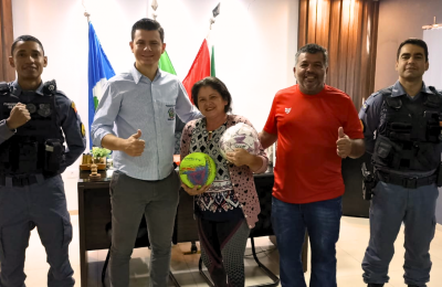 Tivemos a entrega de bolas para o bairro laranjeira na manh&atilde; desta quarta-feira!