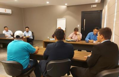 Munic&iacute;pio discute com empresas abastecimento de &aacute;gua!