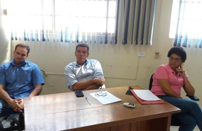 Prefeito re&uacute;ne secretariado e pede conten&ccedil;&atilde;o de despesas