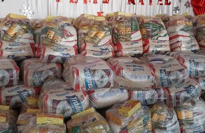 ASSIST&Ecirc;NCIA SOCIAL ENTREGA 1.000(MIL) CESTAS B&Aacute;SICAS DE NATAL &Agrave; FAM&Iacute;LIAS EM MIRASSOL D&rsquo;OESTE.