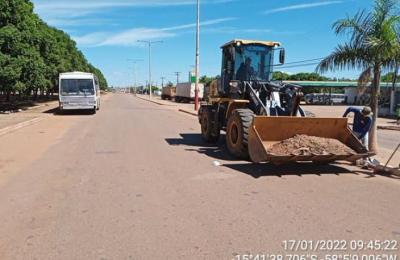 Opera&ccedil;&atilde;o limpeza urbana Av. tancredo Neves.