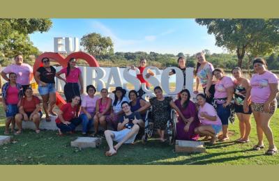 Uma tarde maravilhosa no parque J&uacute;lia Imperatori com o grupo do SCFV Amigas Cor Rosa!