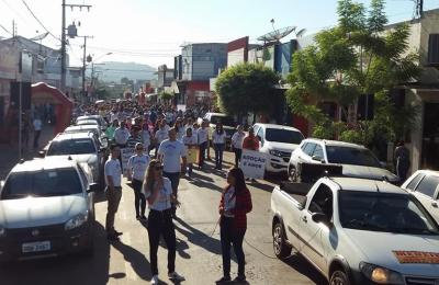 Caminhada em homenagem ao Dia Nacional de Ado&ccedil;&atilde;o &eacute; realizada em Mirassol D Oeste