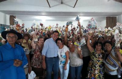 Terceira idade ganham evento em comemora&ccedil;&atilde;o &agrave; pascoa