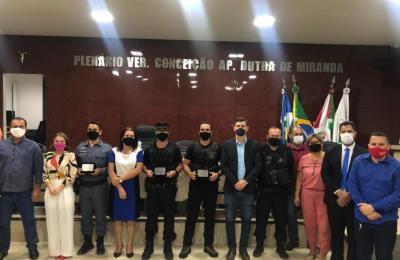 Homenagem aos integrantes das for&ccedil;as policiais.